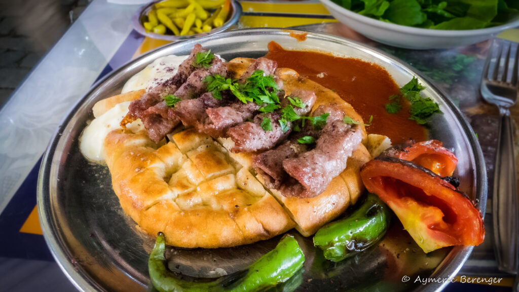 photo plat kebab dans un restaurant d'Izmir